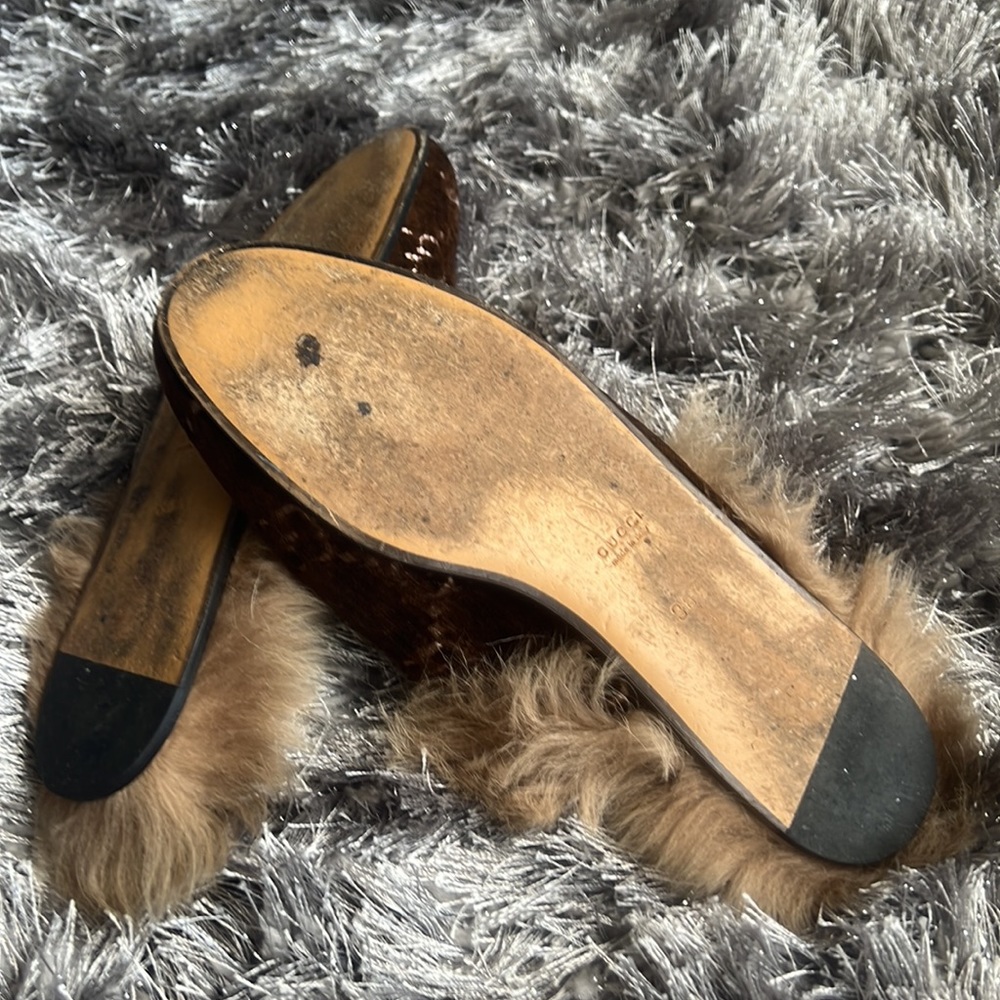 Gucci Brown Velvet Slippers with Gold Accents - Picture 5 of 7